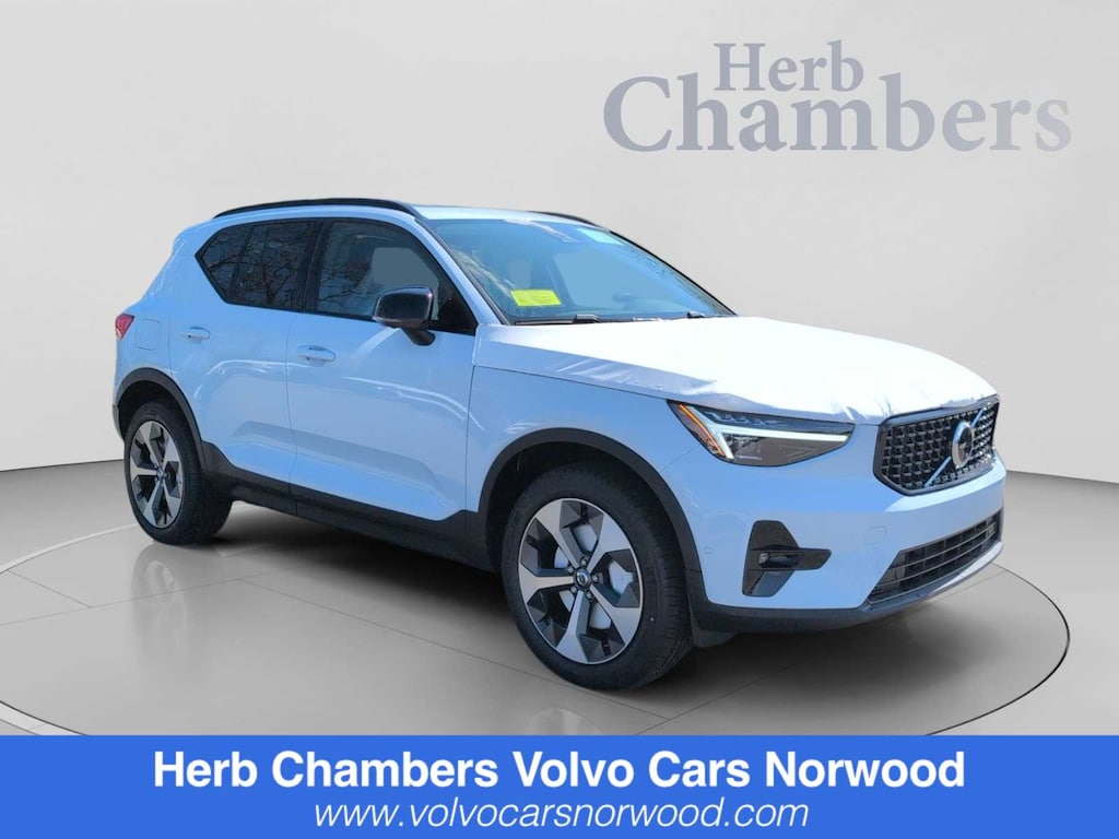 Used 2026 Volvo XC40 B5 Plus SUV