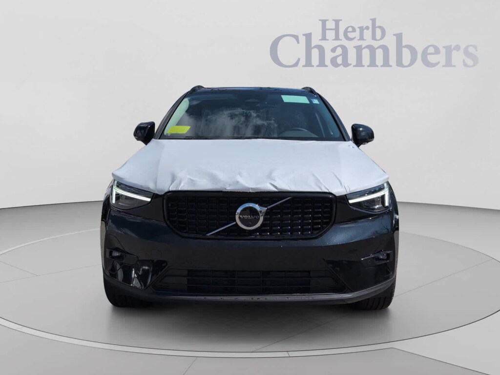 Used 2026 Volvo XC40 B5 Plus SUV