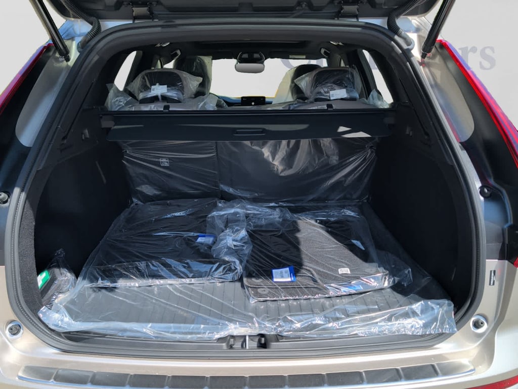 Used 2027 Volvo XC60 B5 Core SUV