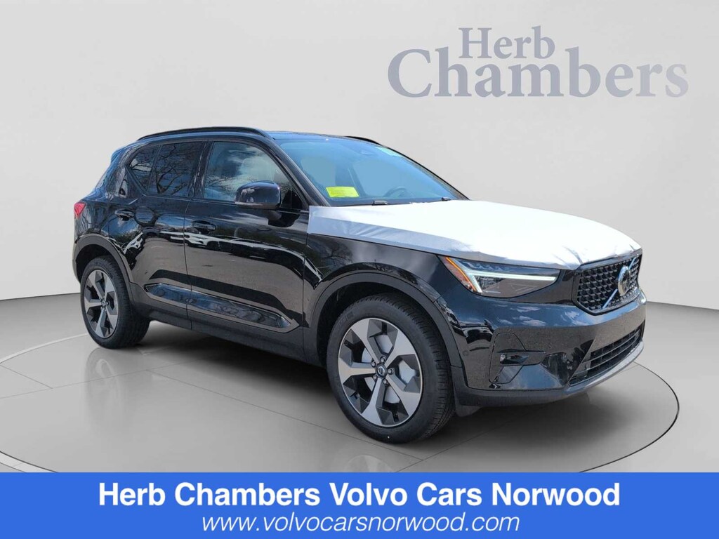 Used 2026 Volvo XC40 B5 Plus SUV