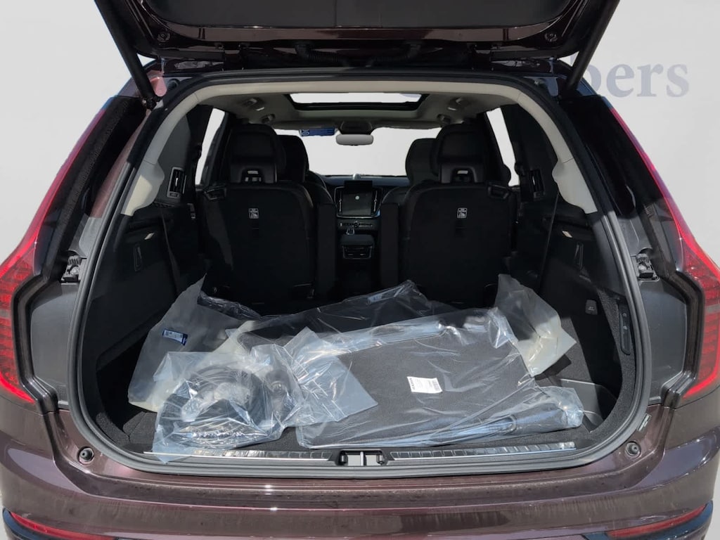 New 2026 Volvo XC90 plug-in hybrid T8 Ultra Dark Theme 6-Seater SUV