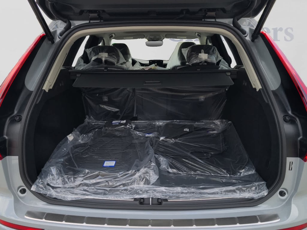 Used 2027 Volvo XC60 Plus SUV