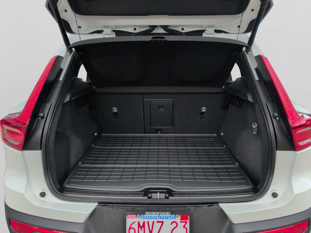 Used 2026 Volvo XC40 B5 Plus SUV