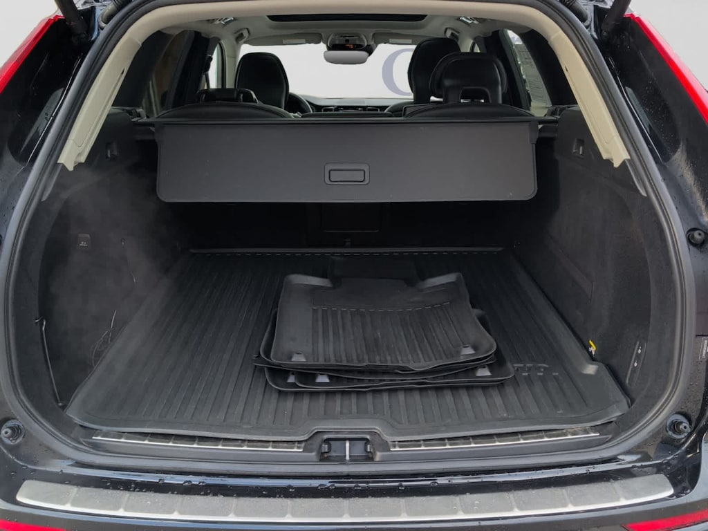 Used 2019 Volvo XC60 T5 Momentum SUV