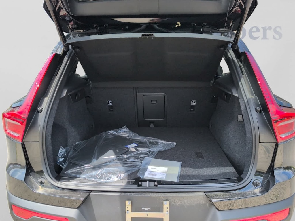 Used 2026 Volvo XC40 B5 Plus SUV