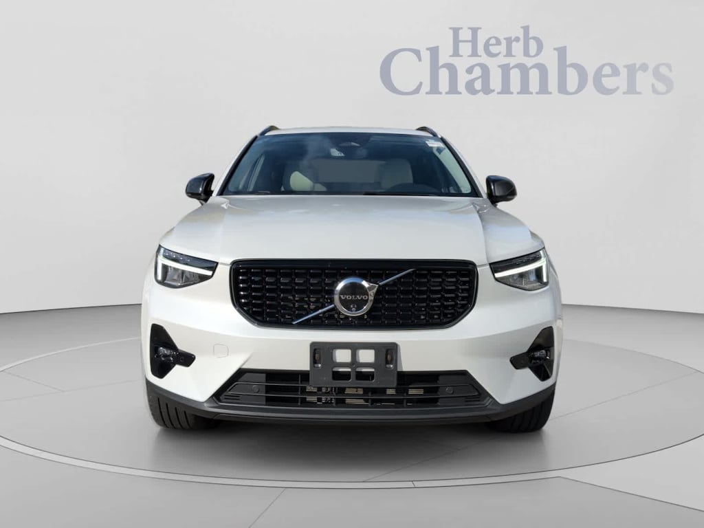 Certified 2024 Volvo XC40 B5 Plus Dark SUV