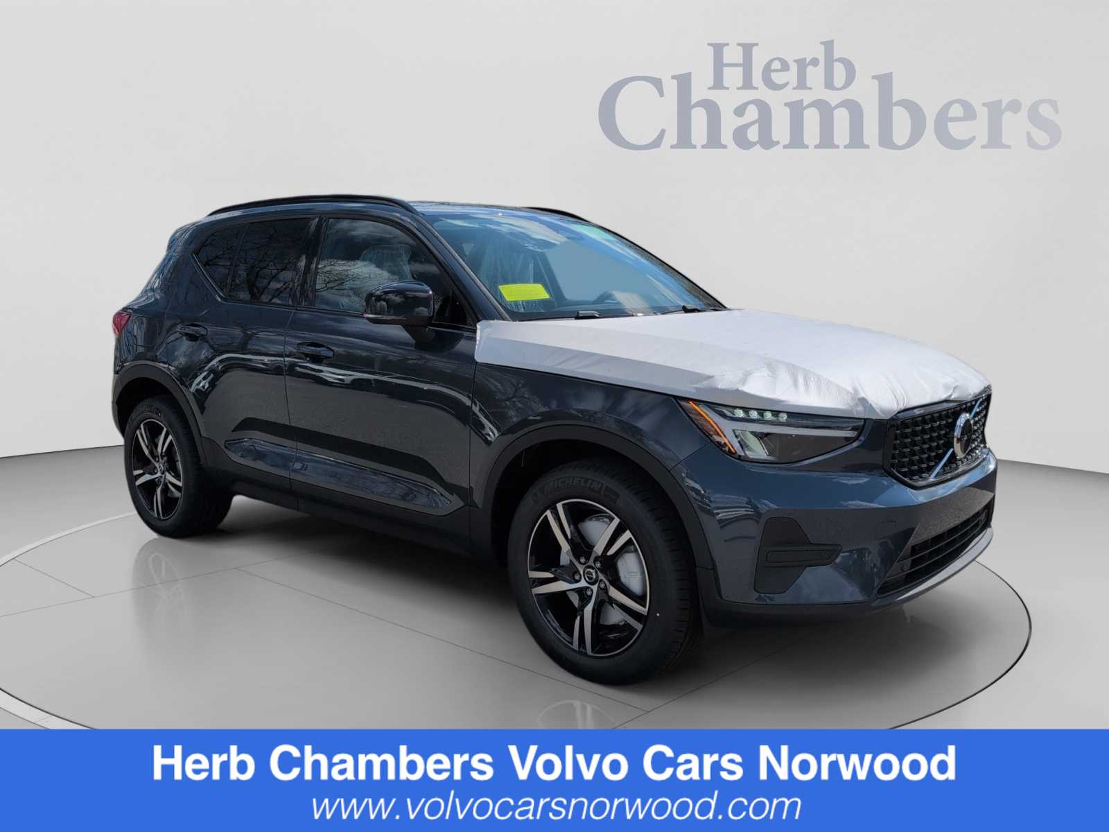 2026 Volvo XC40 Core