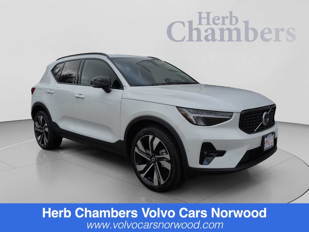 Used 2026 Volvo XC40 B5 Plus SUV
