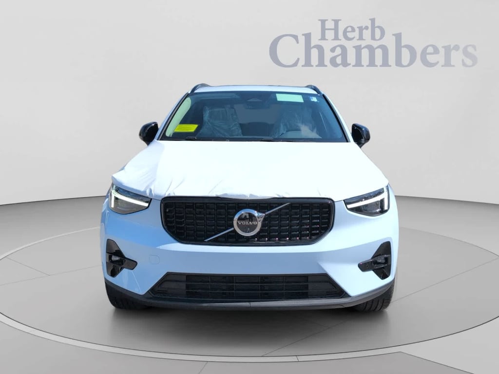 Used 2026 Volvo XC40 B5 Plus SUV