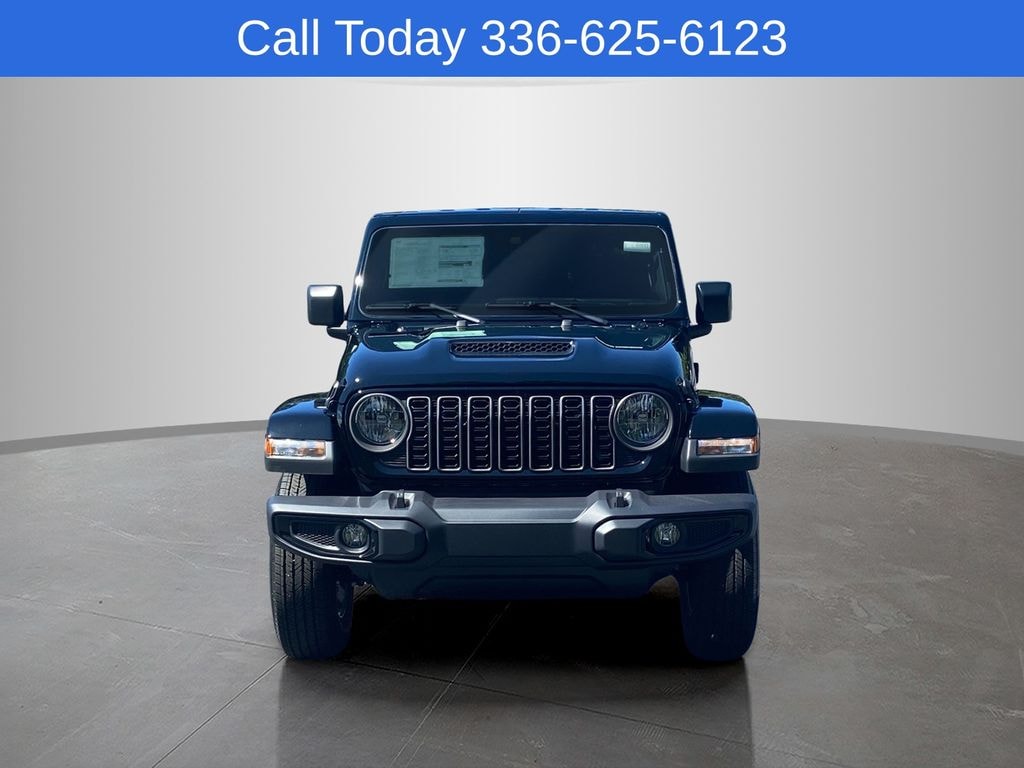 New 2025 Jeep Gladiator SPORT S 4X4 Pickup