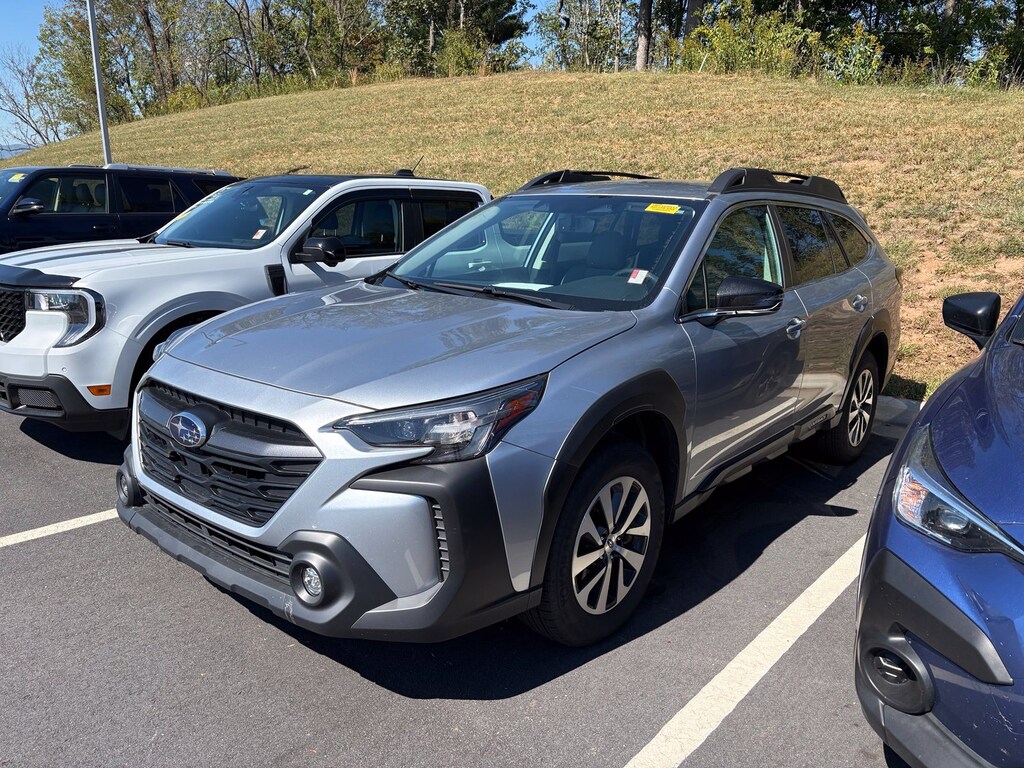 Used 2025 Subaru Outback Premium SUV