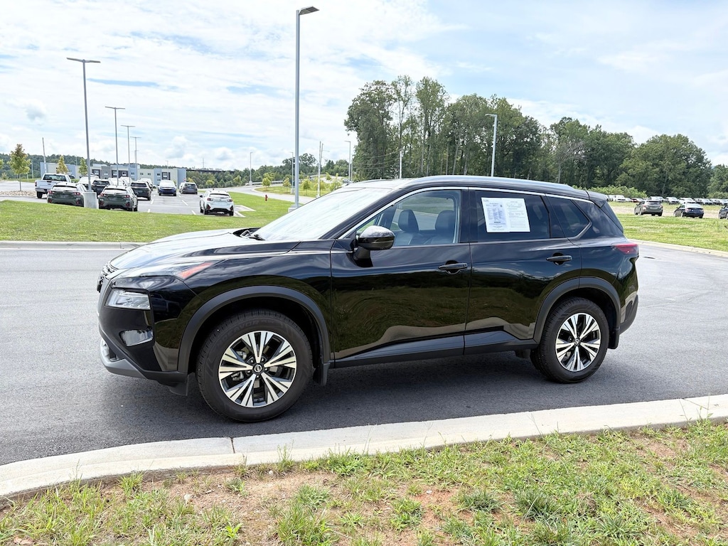 Used 2021 Nissan Rogue SV SUV