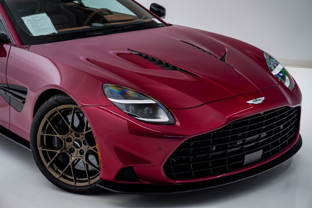 Used 2025 Aston Martin Vanquish V12 Coupe