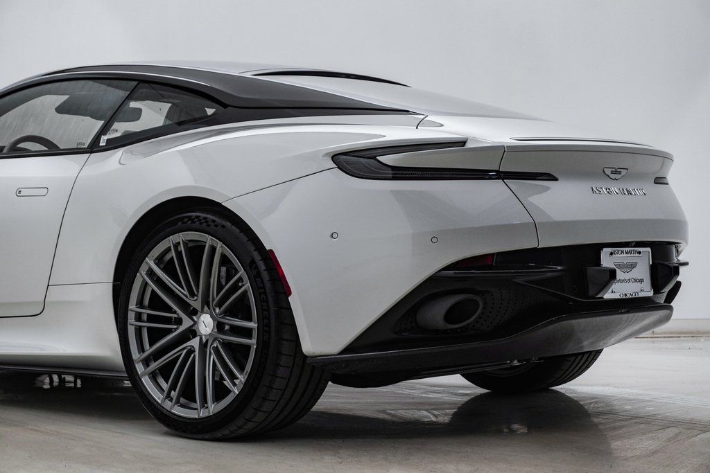 2024 Aston Martin DB12 Base - Photo 18