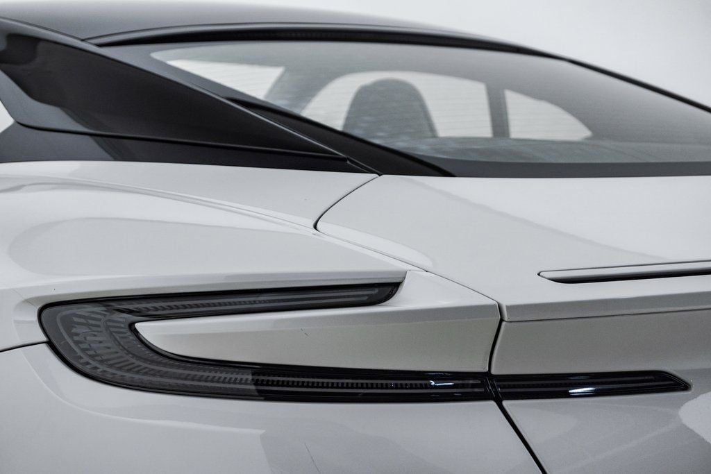 2024 Aston Martin DB12 Base - Photo 19
