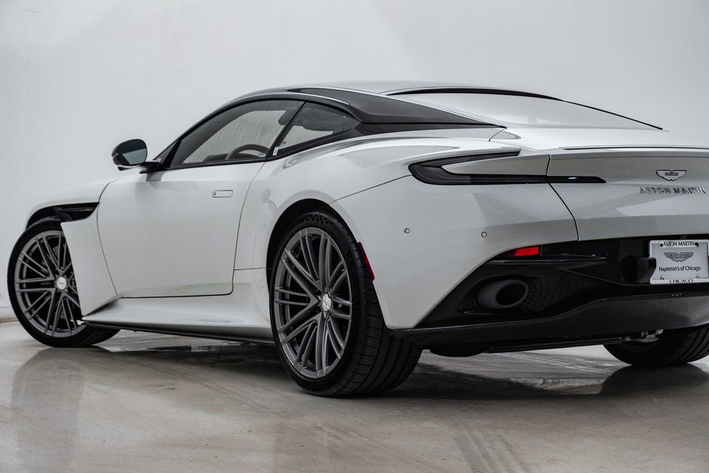 2024 Aston Martin DB12 Base - Photo 16