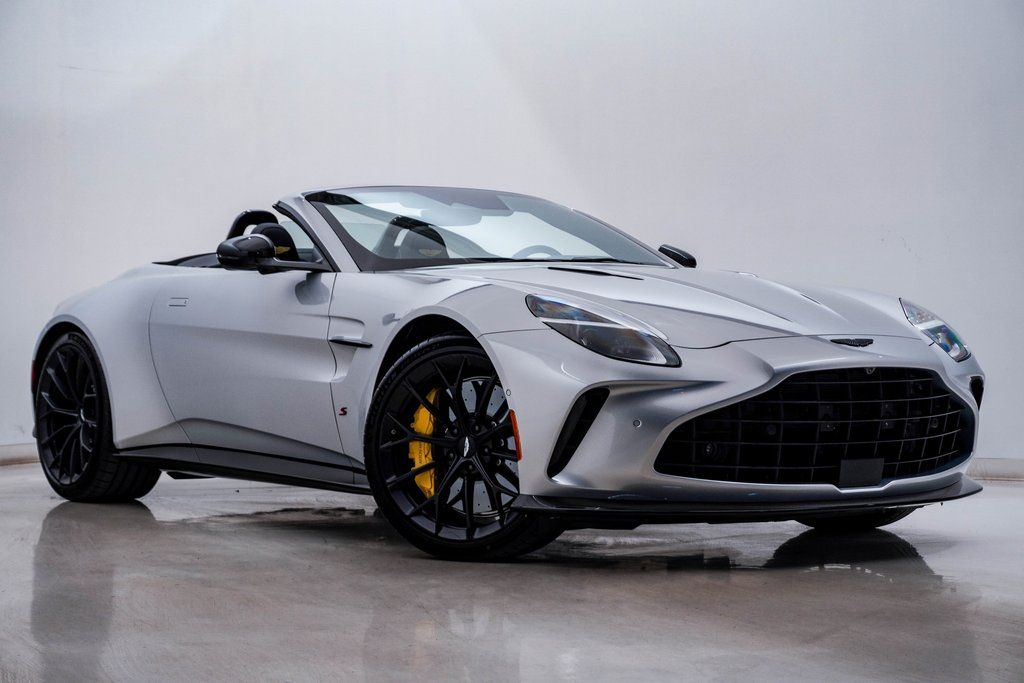  Aston Martin Vantage S