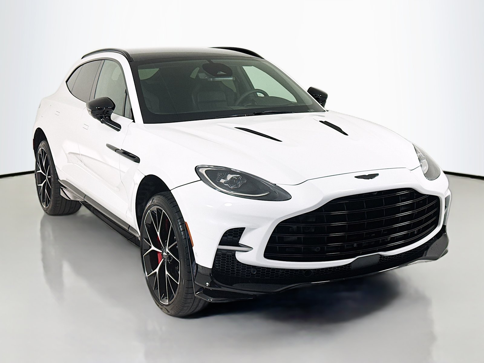 2026 Aston Martin DBX