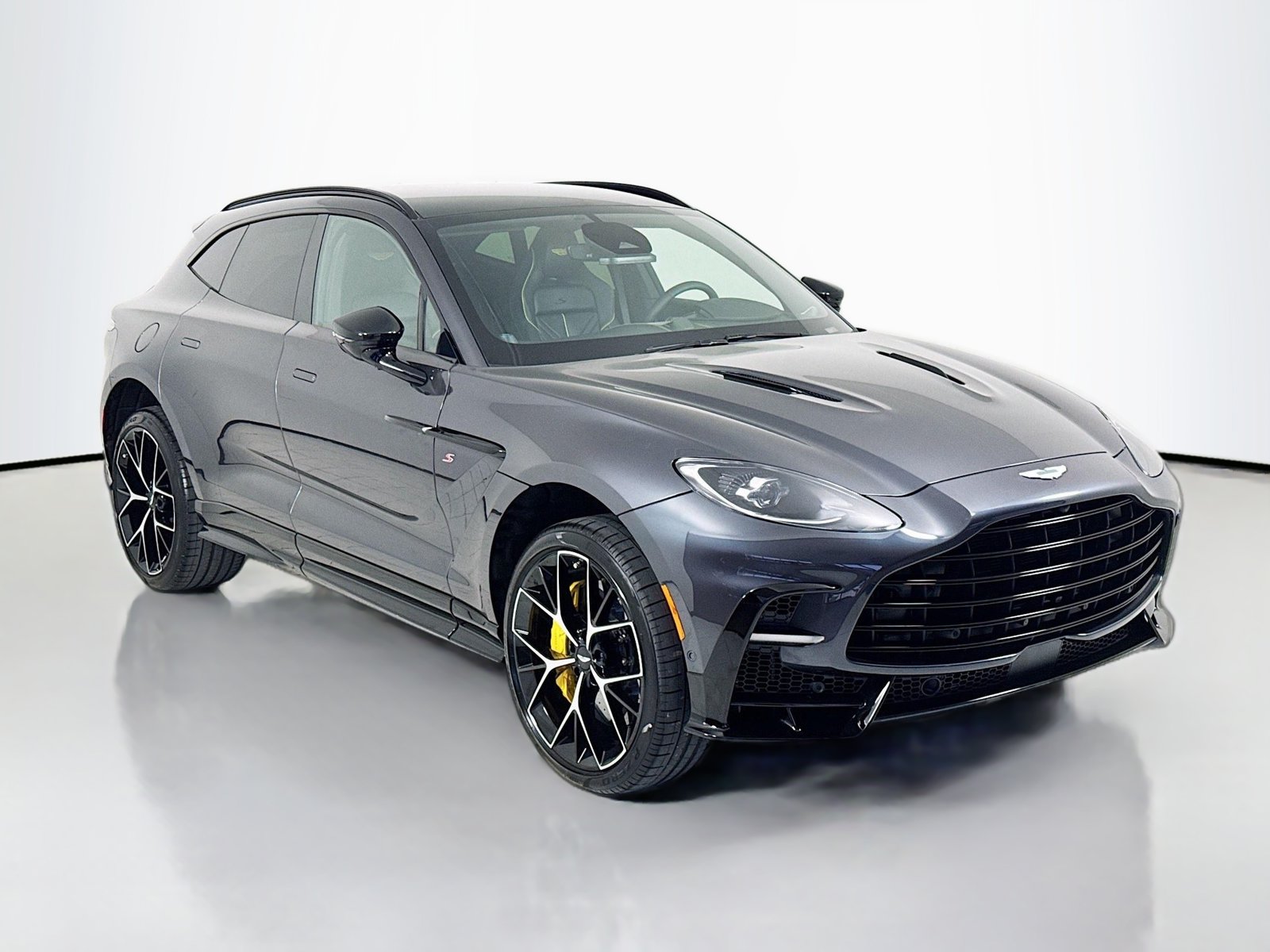 2026 Aston Martin DBX