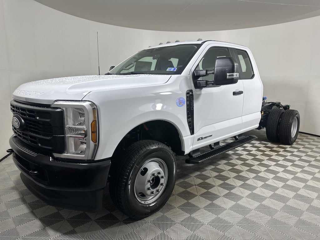 New 2027 Ford F-350 Chassis Truck Super Cab