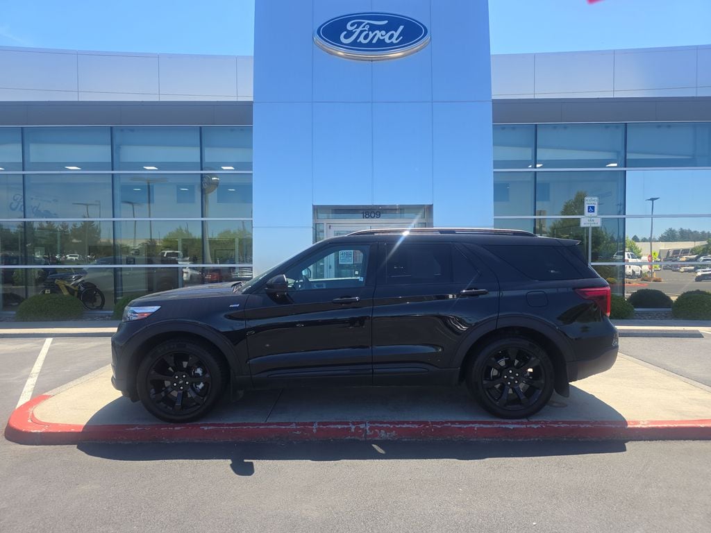 2023 Ford Explorer ST Line