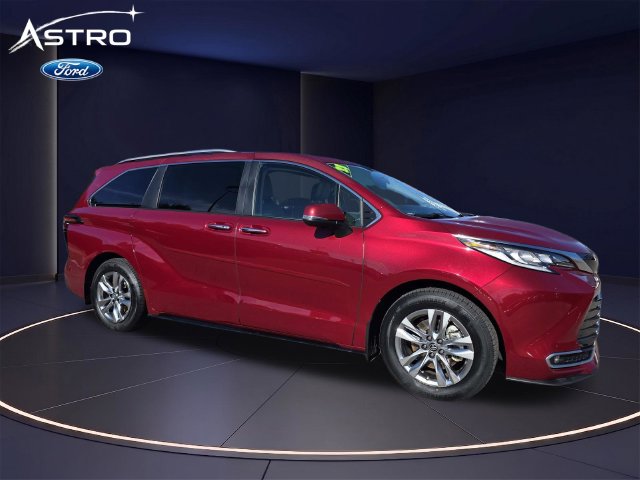 2023 Toyota Sienna Limited
