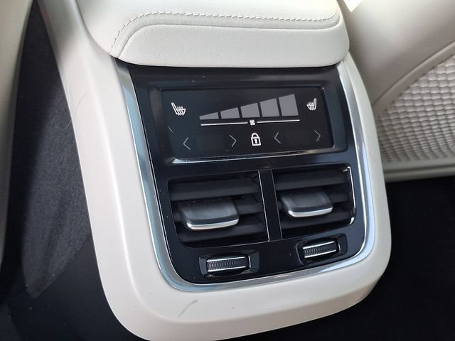 2023 Volvo XC60 Ultimate - Photo 11