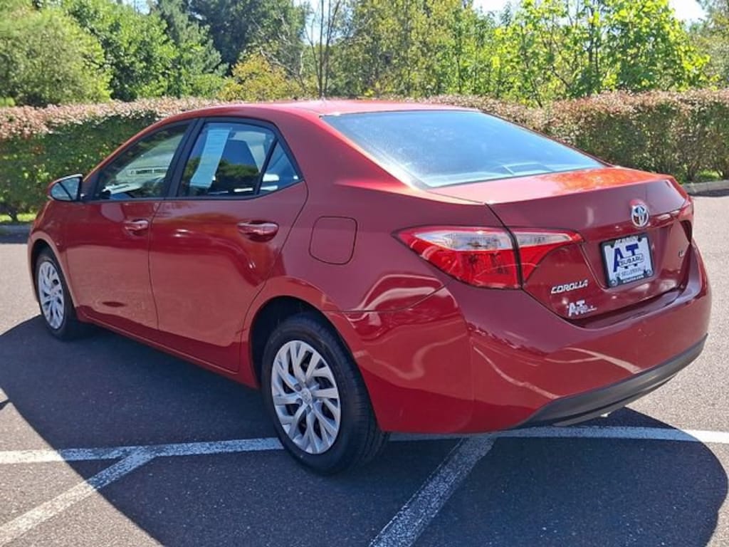 Used 2018 Toyota Corolla LE Sedan