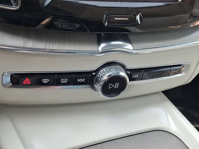 2023 Volvo XC60 Ultimate - Photo 17