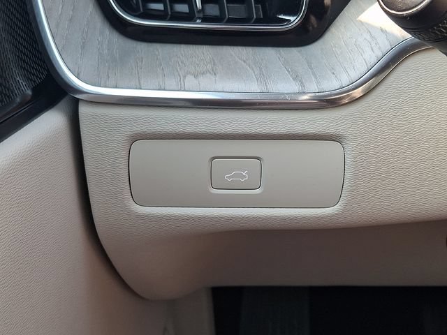 2023 Volvo XC60 Ultimate - Photo 25