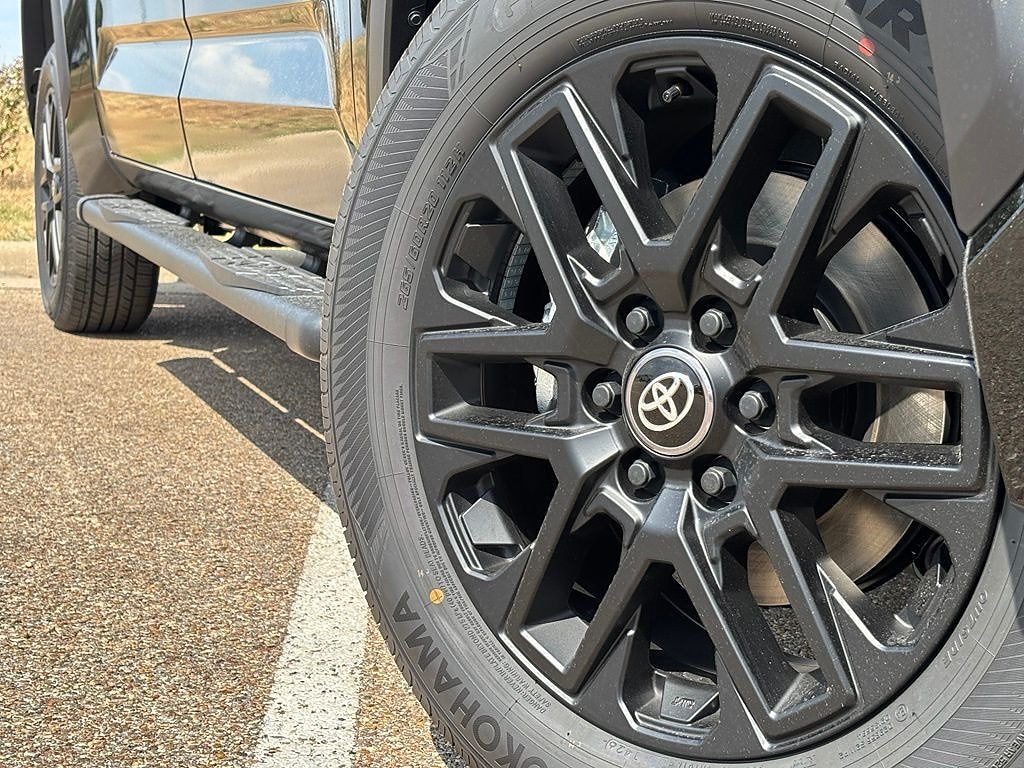 New 2026 Toyota Tundra SR5 SR5 CREWMAX 5.5
