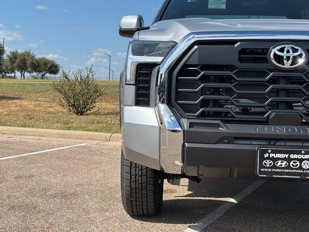 New 2026 Toyota Tundra SR5 SR5 CREWMAX 5.5