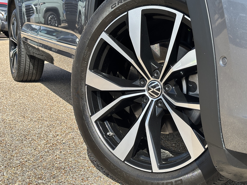 Used 2024 Volkswagen Atlas 2.0T SEL Premium R-Line SUV