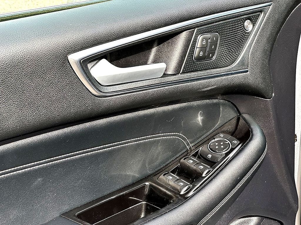 2020 Ford Edge Titanium - Photo 10