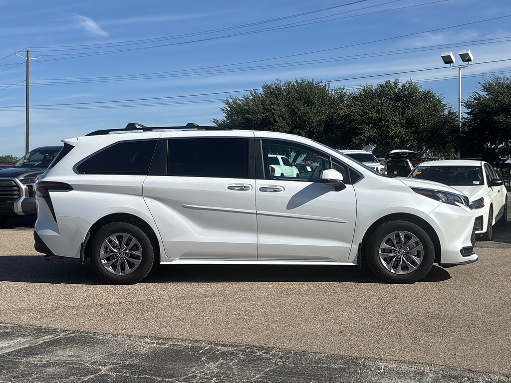 Used 2026 Toyota Sienna XLE Van Passenger Van