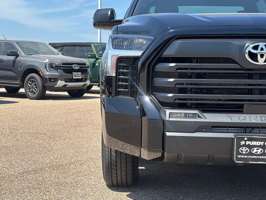 New 2026 Toyota Tundra SR5 SR5 CREWMAX 5.5
