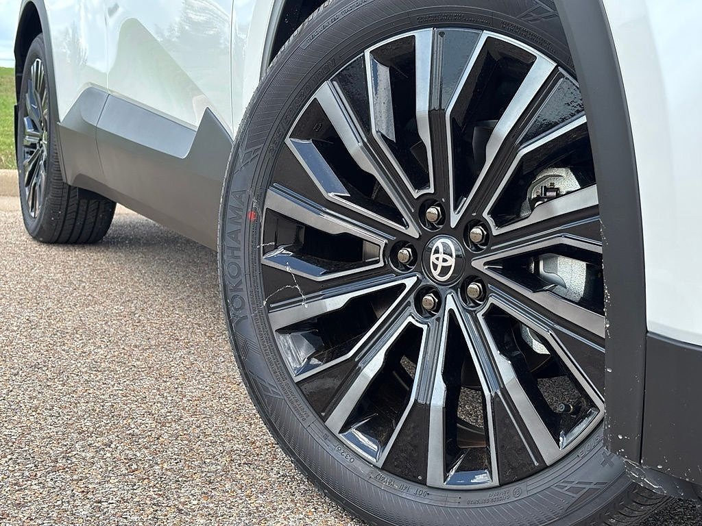 New 2026 Toyota C-HR XSE XSE AWD