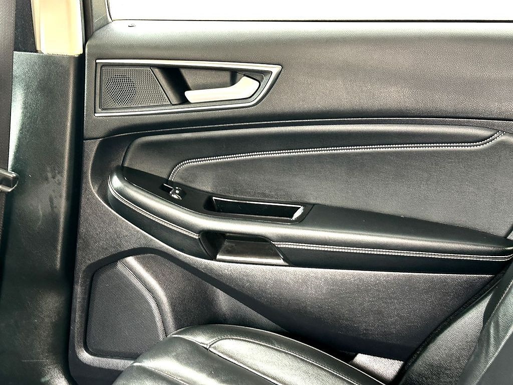 2020 Ford Edge Titanium - Photo 19