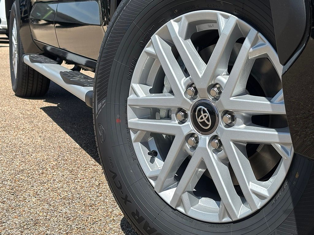 New 2026 Toyota Tundra SR5 SR5 CREWMAX 5.5
