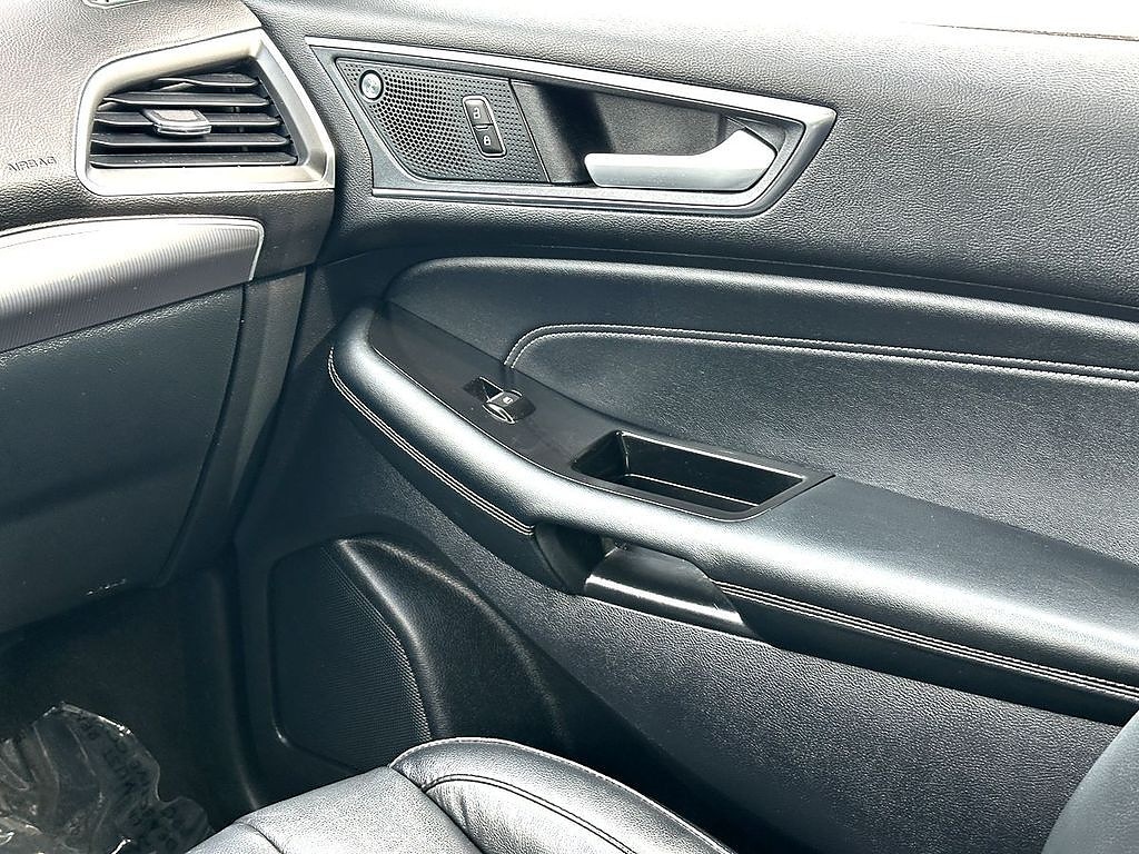 2020 Ford Edge Titanium - Photo 26