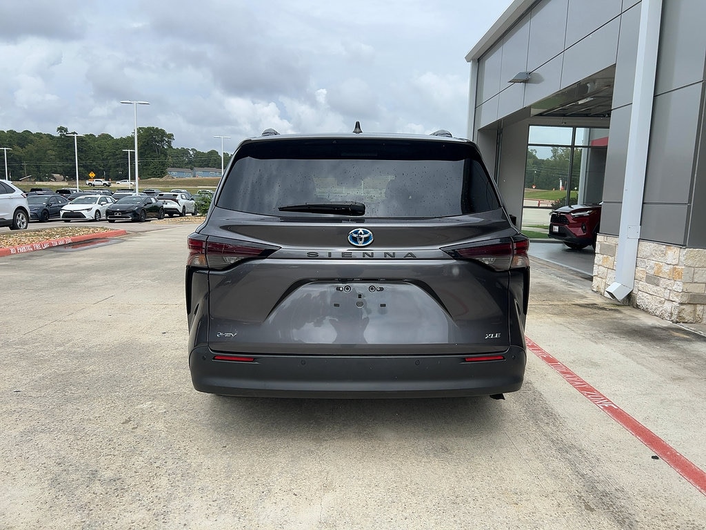 Used 2025 Toyota Sienna XLE Van Passenger Van