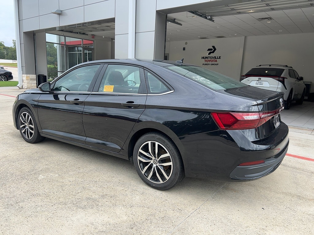 Used 2025 Volkswagen Jetta 1.5T SE Sedan