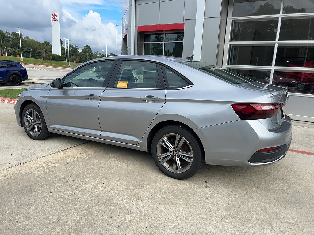 Used 2024 Volkswagen Jetta 1.5T SE Sedan