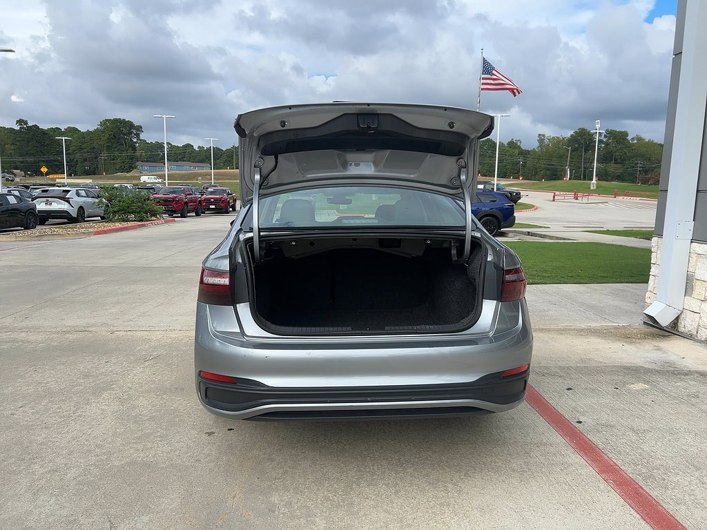 Used 2024 Volkswagen Jetta 1.5T SE Sedan