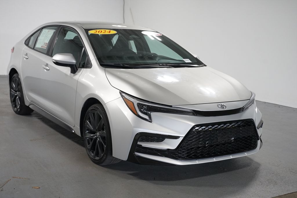 Used 2024 Toyota Corolla SE Sedan