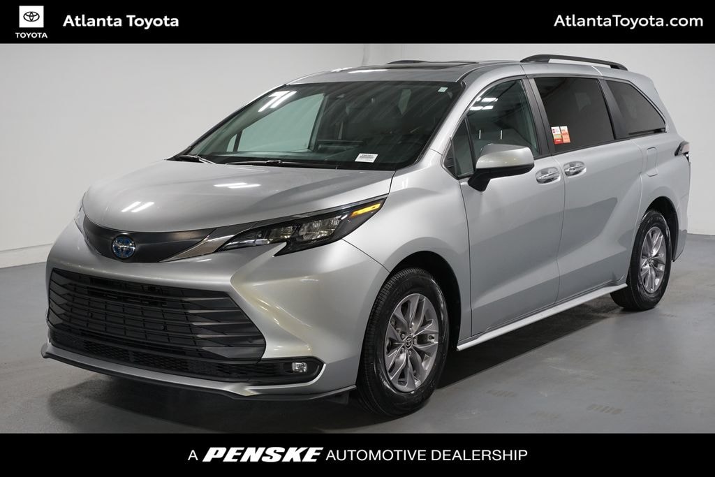 Certified 2025 Toyota Sienna XLE Minivan/Van
