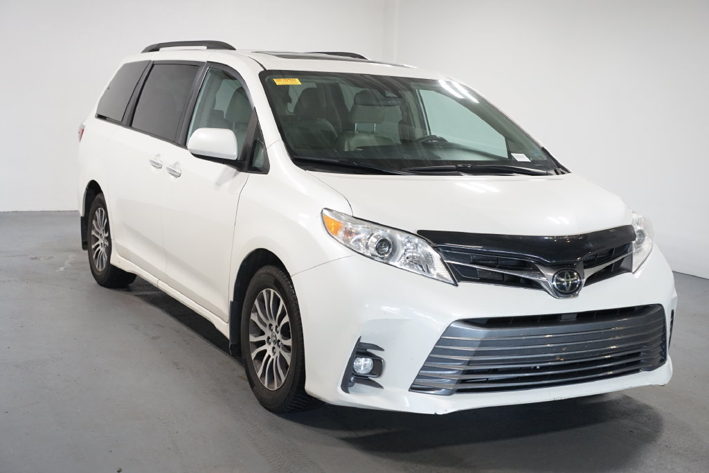 Used 2020 Toyota Sienna XLE Premium Minivan/Van