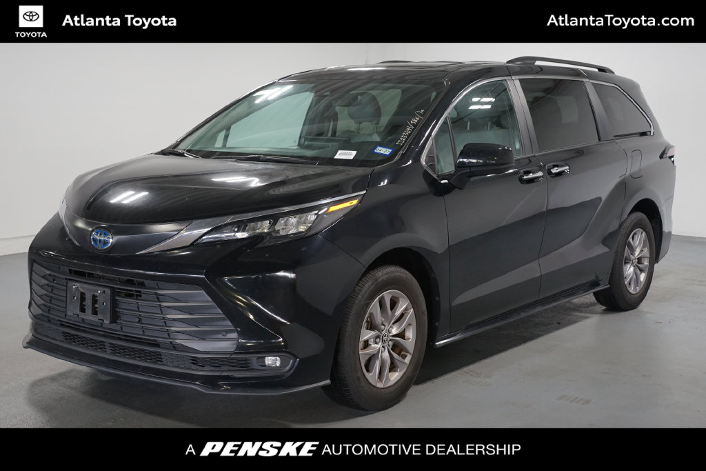 Certified 2025 Toyota Sienna XLE Minivan/Van