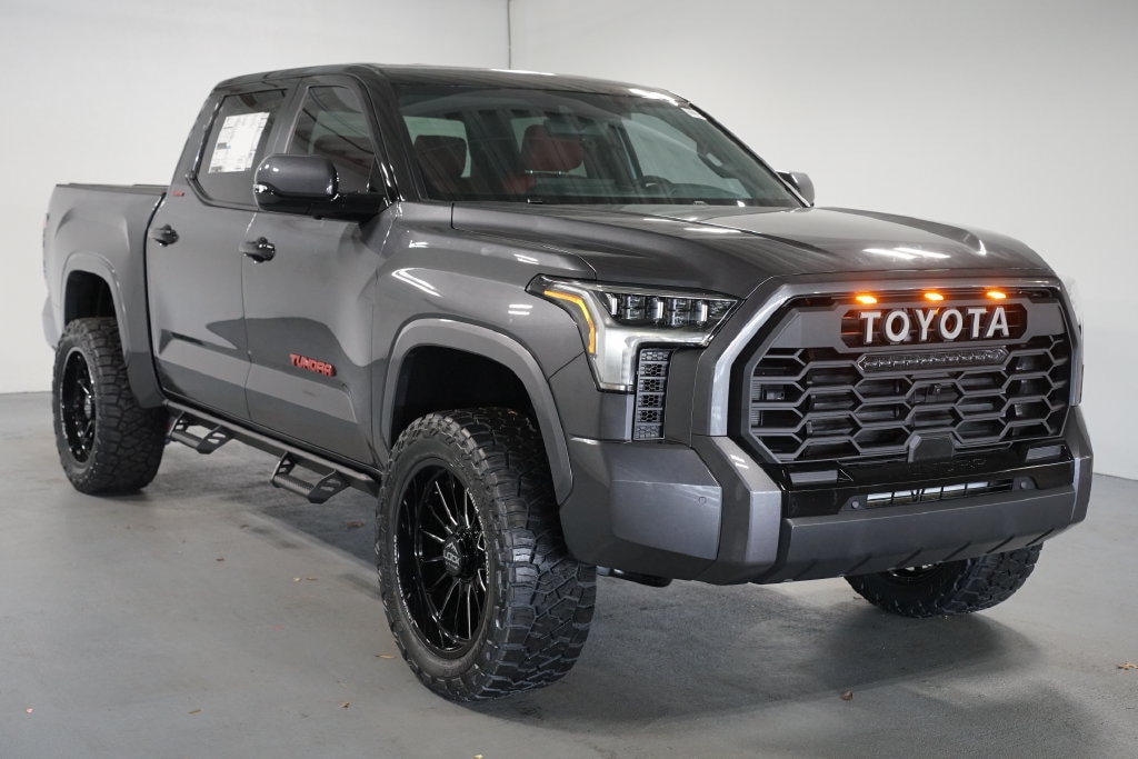 New 2026 Toyota Tundra Limited LIMITED CREWMAX 5.5