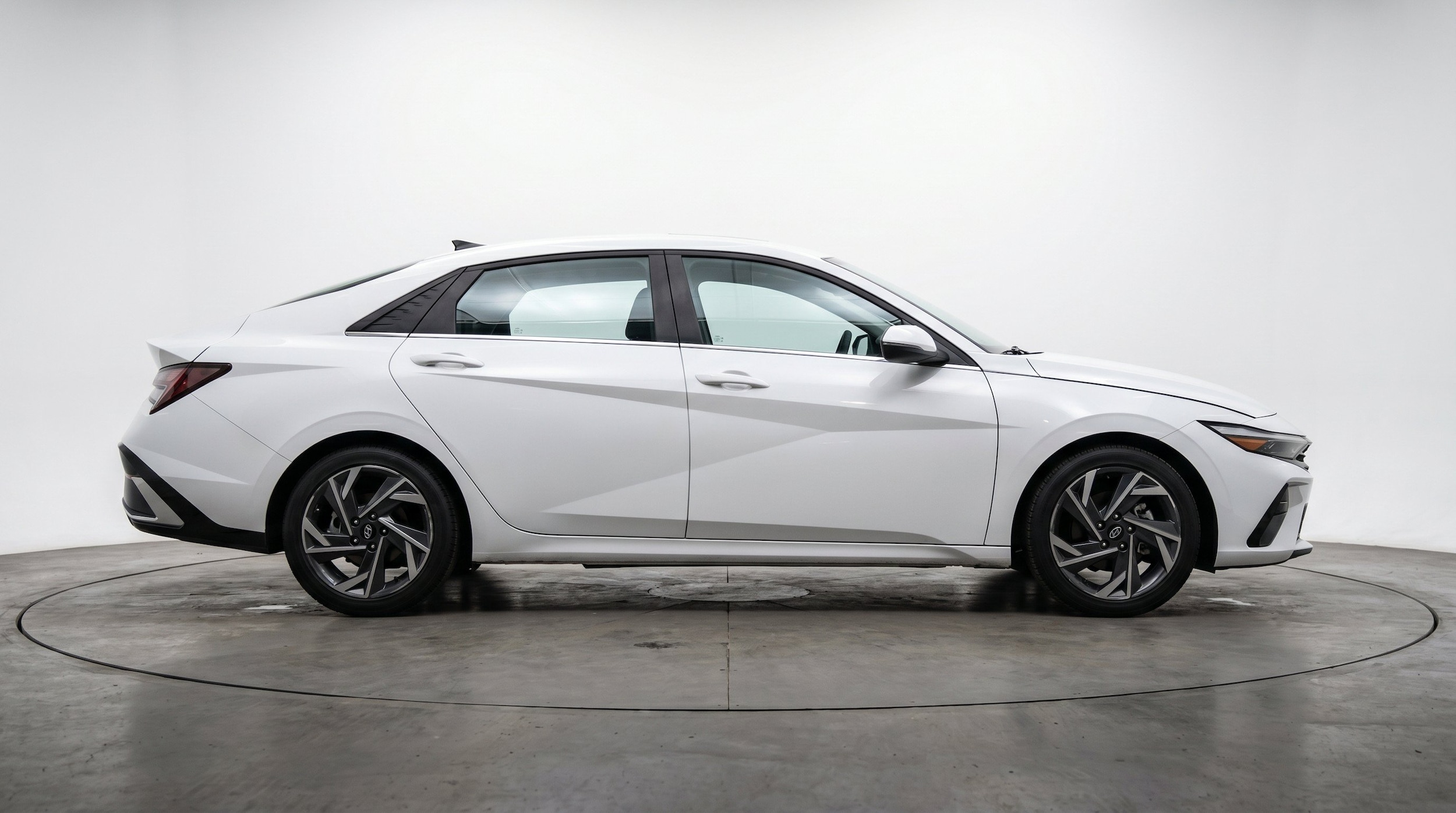 Thumbnail: 2025 Hyundai Elantra - 10